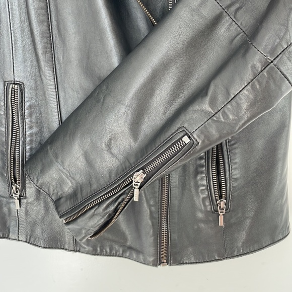 Jacket - Picture 3 of 3